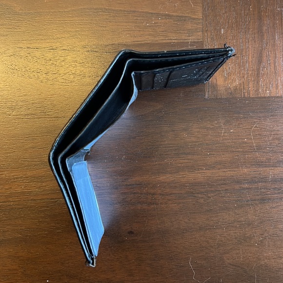 Tampa Bay Buccaneers genuine leather wallet - Picture 3 of 5